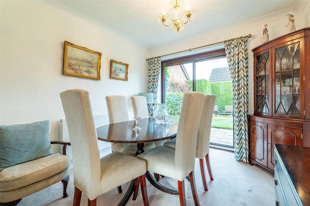 Lounge/Dining Room