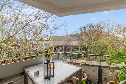 3 bedroom flat to rent, Alder Lodge, 73 Stevenage Road, London