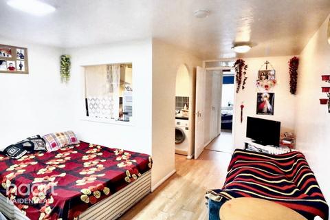 1 bedroom maisonette for sale, Maplin Park, Slough
