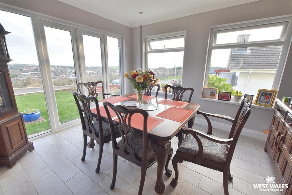 4 - 2025-11-17 T130717.894.jpg