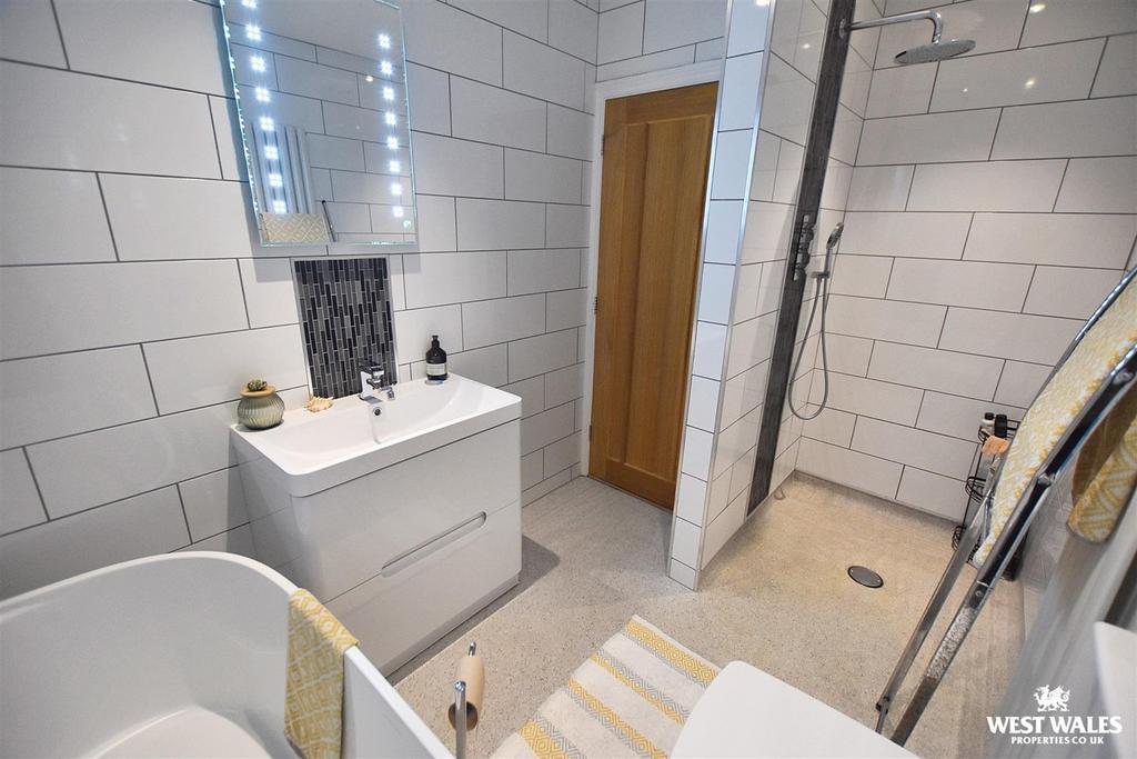 11 - 2025-11-10 T125702.189.jpg