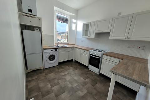 2 bedroom flat to rent, High Street, Dumbarton G82