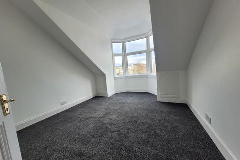 2 bedroom flat to rent, High Street, Dumbarton G82