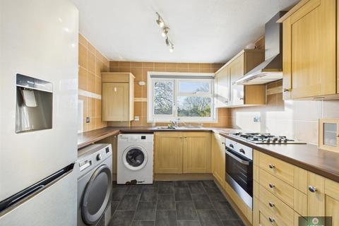 2 bedroom flat for sale, Byrd Road, Crawley RH11