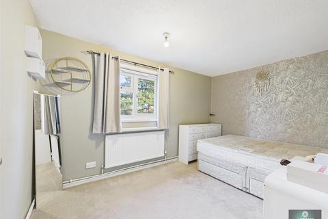 2 bedroom flat for sale, Byrd Road, Crawley RH11