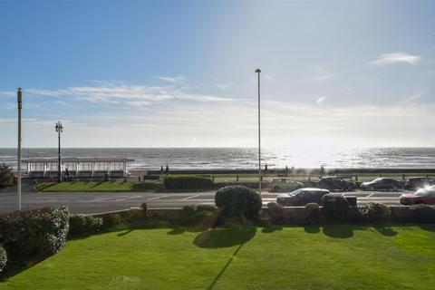 2 bedroom flat for sale, Seaview Road, Worthing, BN13 3QX