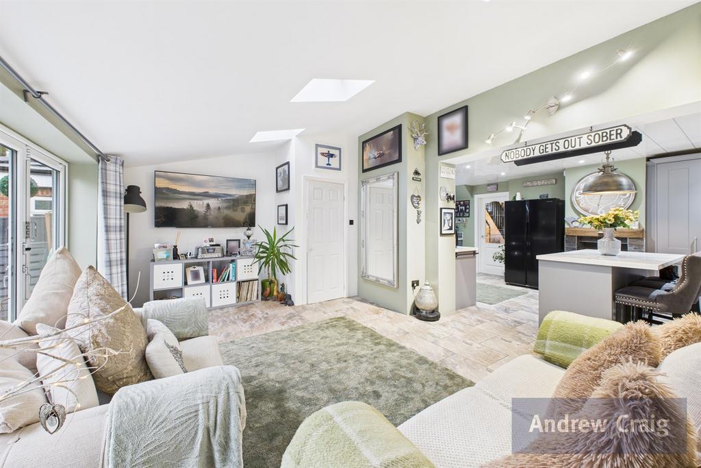 Kitchen/Living Area
