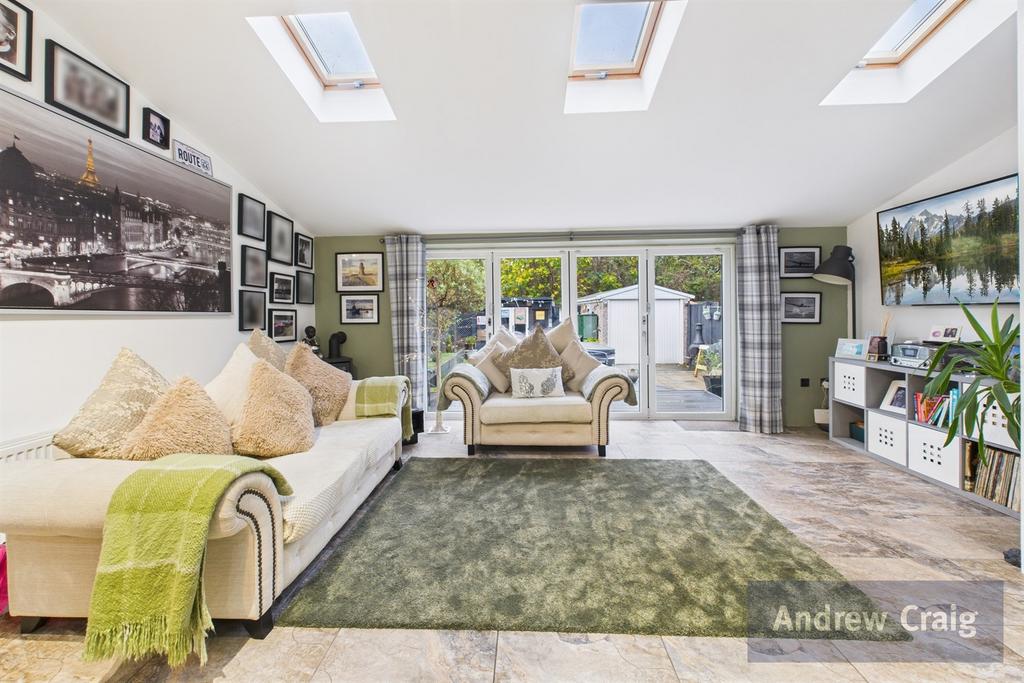 Kitchen/Living Area