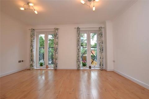 3 bedroom end of terrace house to rent, Norwich Crescent, Chadwell Heath, Romford, RM6