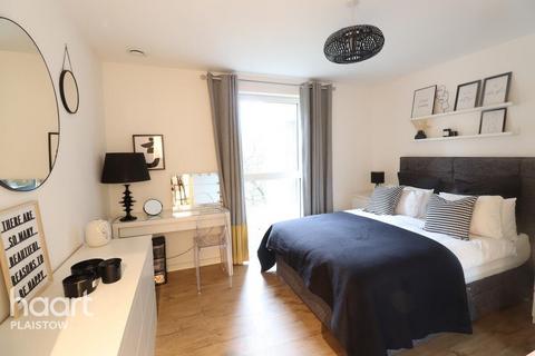 1 bedroom apartment for sale, Chamberlain Court Ironworks Way, London