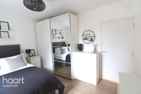 1 bedroom apartment for sale, Chamberlain Court Ironworks Way, London