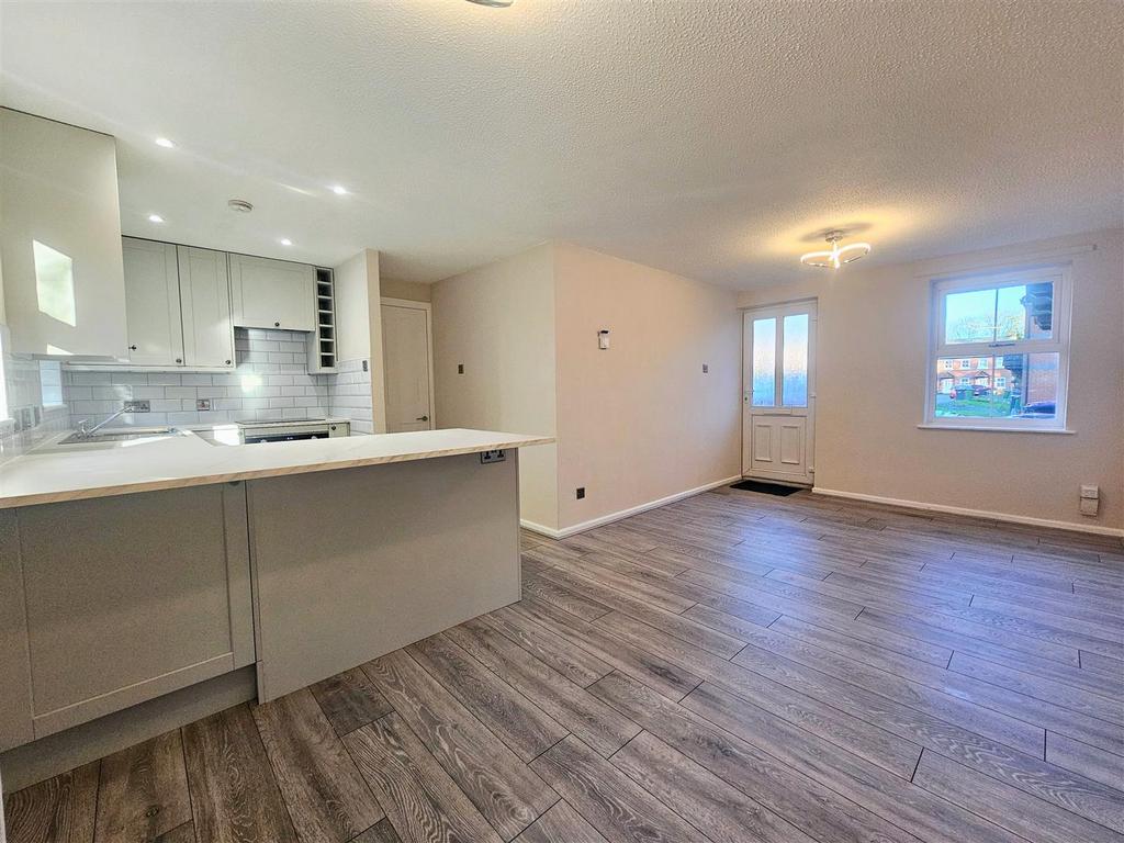 Meadow Brook Close 9