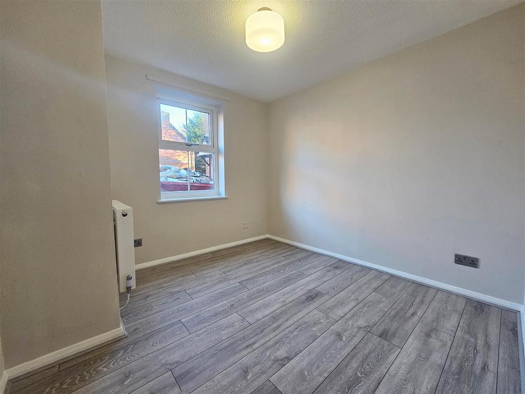 Meadow Brook Close 7