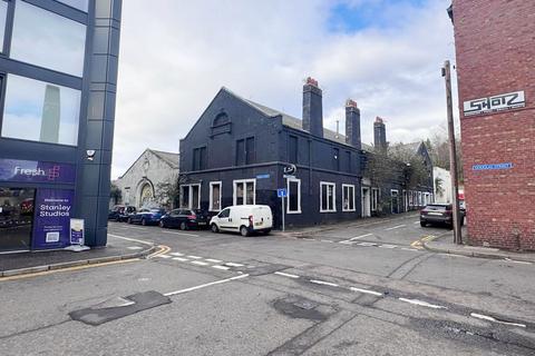 undefined, Dundee DD1