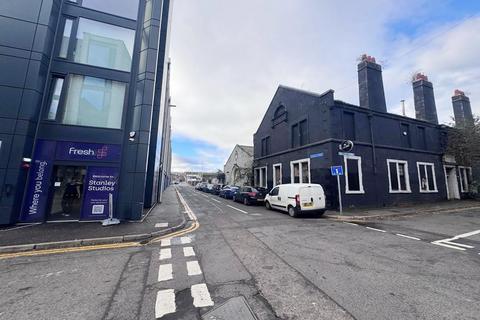 undefined, Dundee DD1