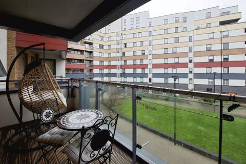 1 bedroom flat for sale, Montmorency Gardens, London N11