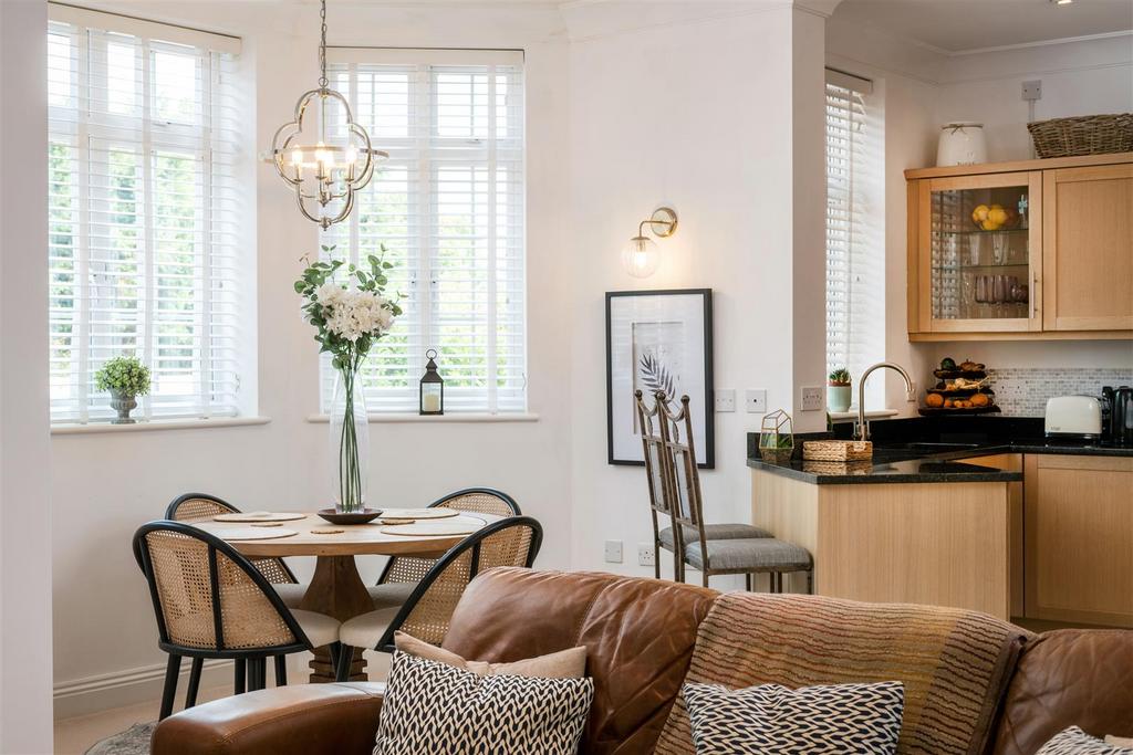 5 Littleton Grange internals-2.jpg