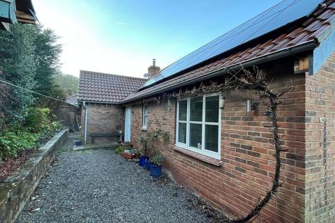 4 bedroom detached house to rent, The Sidlings, Ubley