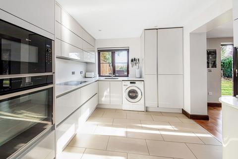 undefined, Chrilibarn Cottage, Hanwell