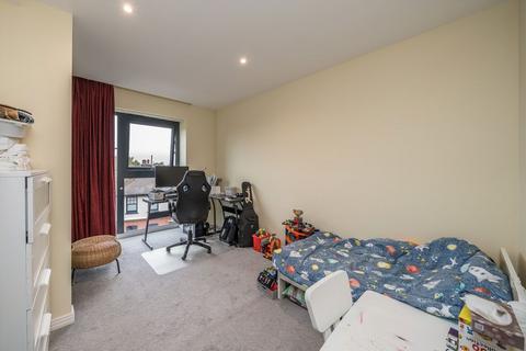 undefined, Heath Road, Twickenham TW1