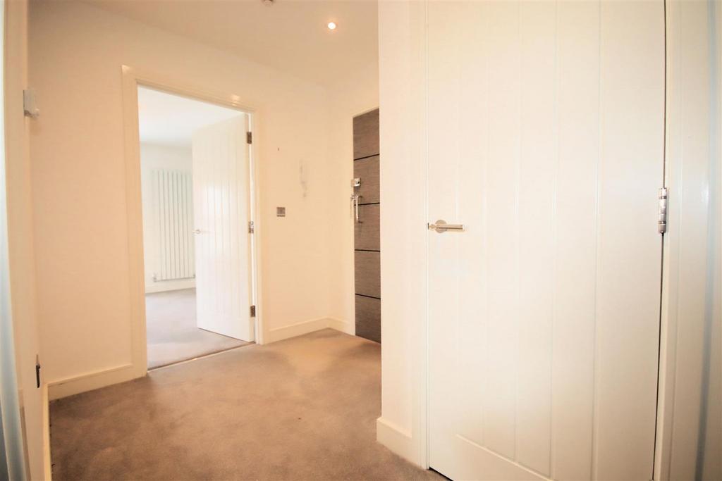 8 The George-Entr1.jpg