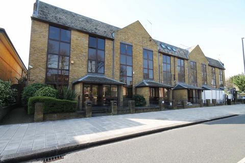 undefined, St. Johns Road, Isleworth TW7