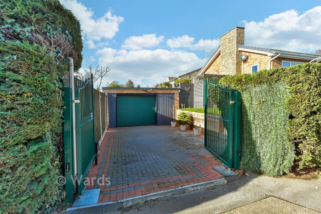 Driveway/Parking