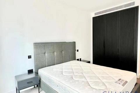2 bedroom flat to rent, 1 Viaduct Gardens, SW11