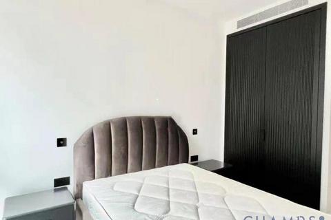2 bedroom flat to rent, 1 Viaduct Gardens, SW11