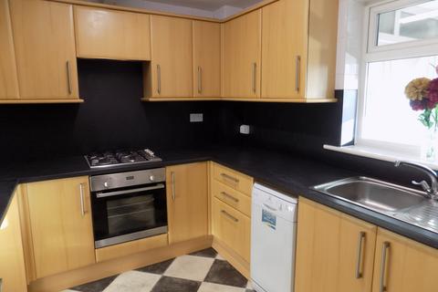 2 bedroom flat to rent, Oak Lodge, Oak Avenue, Bingham, NG13