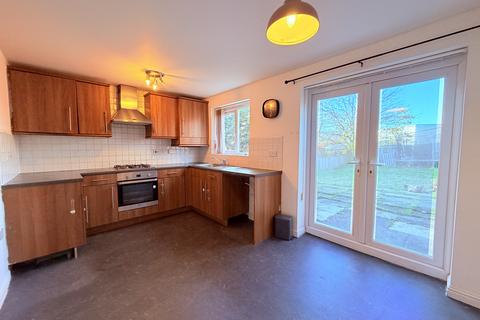 3 bedroom end of terrace house to rent, Everside Drive, M8 8ES
