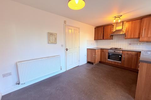 3 bedroom end of terrace house to rent, Everside Drive, M8 8ES