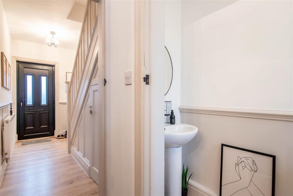 Hallway/WC