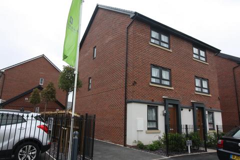 4 bedroom semi-detached house to rent, 3 Turnstone View, CV4 8AL