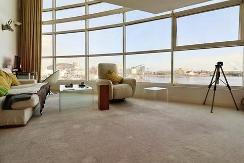 2 bedroom apartment for sale, Havannah Street, Cardiff CF10