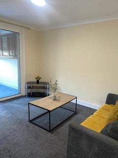 1 bedroom in a house share to rent, Springwell Road, Hounslow TW5