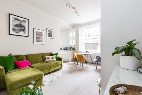 2 bedroom flat to rent, Cyril Mansions, Prince of Wales Drive, London, SW11