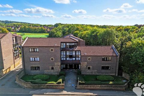 2 bedroom flat for sale, Forest Glade, Basildon SS16