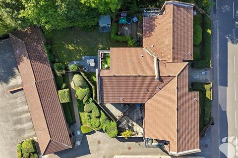 2 bedroom flat for sale, Forest Glade, Basildon SS16