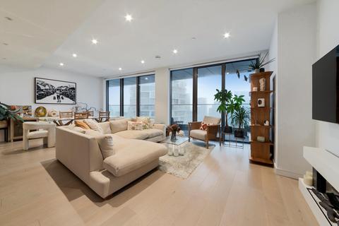 2 bedroom flat to rent, 10 Park Drive, London, E14.