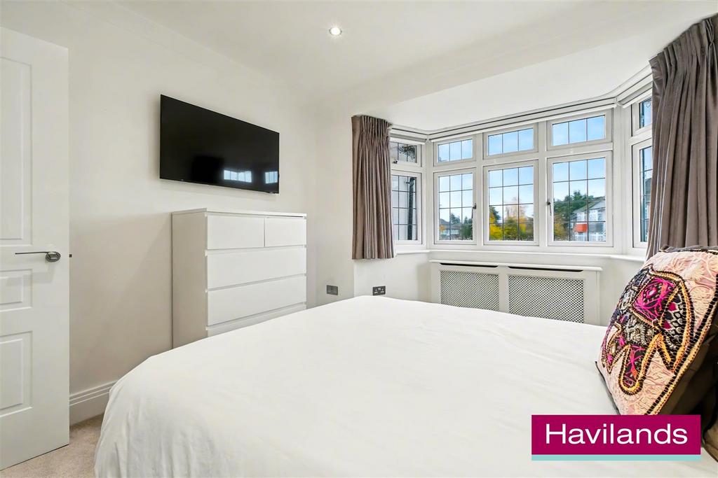 Cranleigh Gardens N21 1 DR-12.jpg