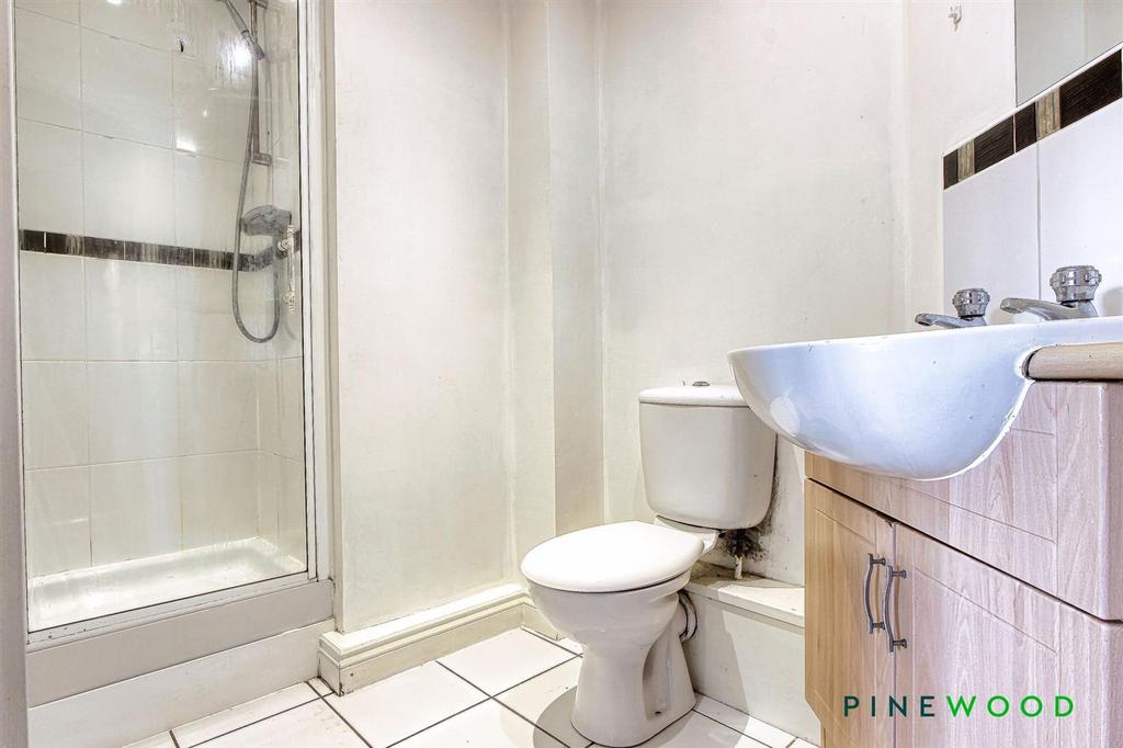 Ensuite shower room