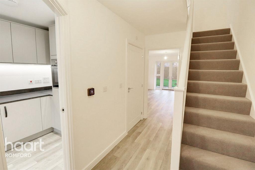 House in Romford - View 5