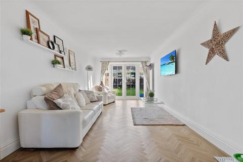 4 bedroom semi-detached house for sale, Cedar Road, Marton