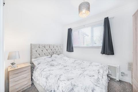 undefined, Heathcote Road, St Margarets TW1