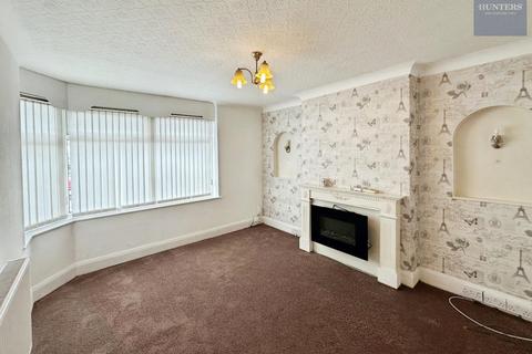 3 bedroom house to rent, Bradford Road, Pudsey