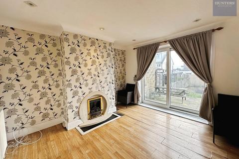 3 bedroom house to rent, Bradford Road, Pudsey