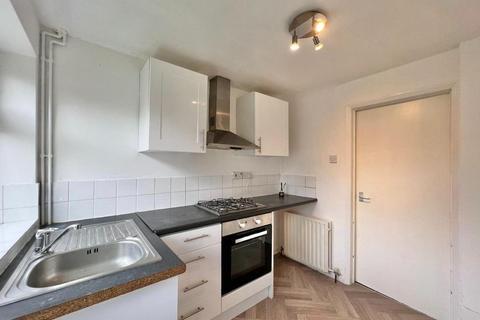 2 bedroom semi-detached house to rent, Silkstone View, Hoyland, Barnsley