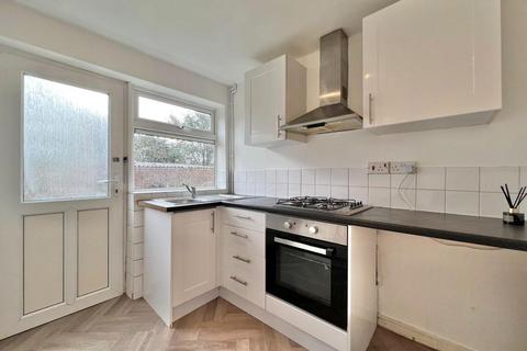 2 bedroom semi-detached house to rent, Silkstone View, Hoyland, Barnsley