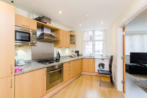2 bedroom flat to rent, Kidderpore Avenue, Hampstead, London, NW3